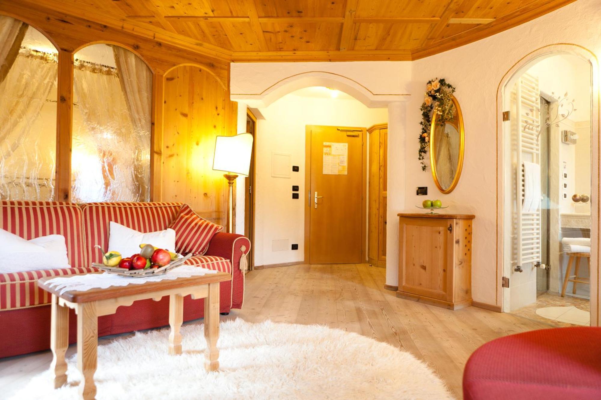 Nature Wellness Hotel Renato Vigo di Fassa Exterior photo