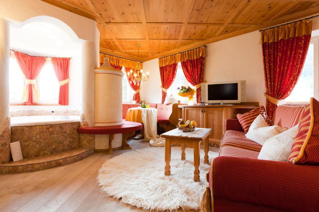 Nature Wellness Hotel Renato Vigo di Fassa Exterior photo