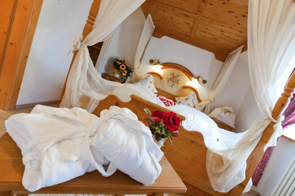 Nature Wellness Hotel Renato Vigo di Fassa Room photo